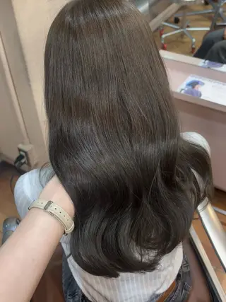 セミロング カラー 'AXIS 栄 Konomiのヘアスタイル