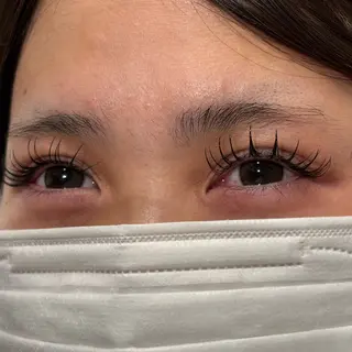 マツエク・マツパ センターパート/カラ ーメッシュ📍ユリのヘアスタイル