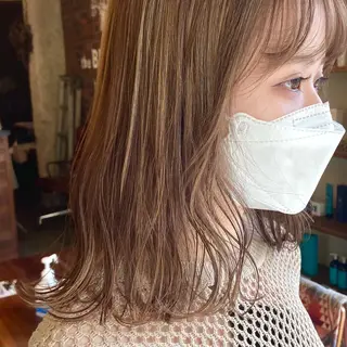 ミディアム カラー 透け感カラー/ momo🦕のヘアスタイル