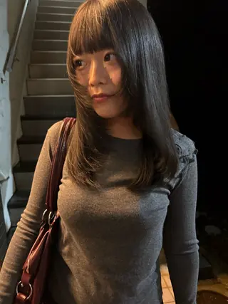 セミロング 杏華 ショートのヘアスタイル