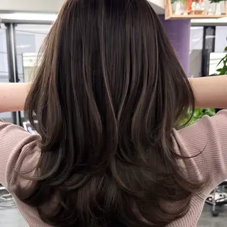 セミロング カラー ヘアアレンジ 内大久保 列夏のヘアスタイル