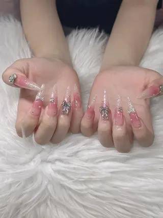 ネイル Lee Nailsのネイルデザイン