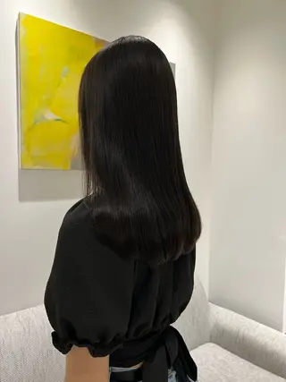ミディアム 成岡 愛美のヘアスタイル