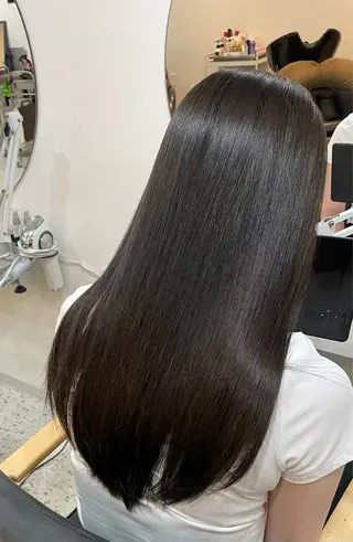 ロング 🌐🪬髪質改善/ 透明感カラーのヘアスタイル