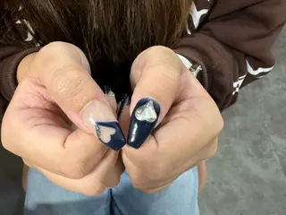 ネイル LAVISH 大和店 emi･:*+のネイルデザイン