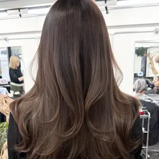 ロング カラー ヘアアレンジ 内大久保 列夏のヘアスタイル