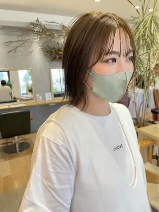 ミディアム カラー 比嘉 千咲のヘアスタイル