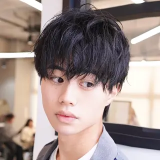 ショート パーマ メンズ shun/ブリーチ なしダブルカラーのヘアスタイル