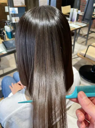 ミディアム 《インナーカラー》 YAMADAのヘアスタイル