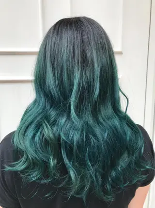 ロング カラー Blanco Color&Careのヘアスタイル