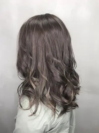 セミロング カラー 【透明感、艶髪】西村 有司のヘアスタイル
