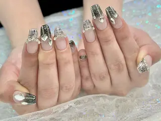 セミロング yuka ⭐︎のネイルデザイン