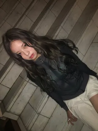 ロング Hanaka🪷 ニュアンス×海外風のヘアスタイル
