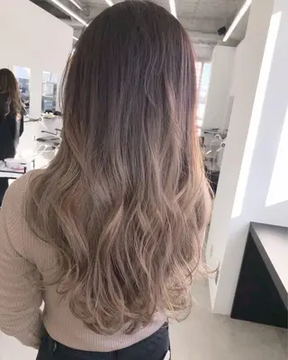 セミロング カラー ブリーチ 透明感HIDEのヘアスタイル