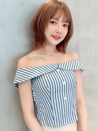 ミディアム カラー ショート ボブ ロンド　エメのヘアスタイル