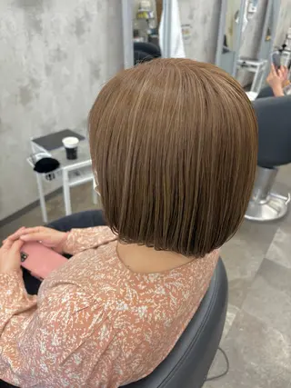 ショート カラー 藤田 麗安のヘアスタイル