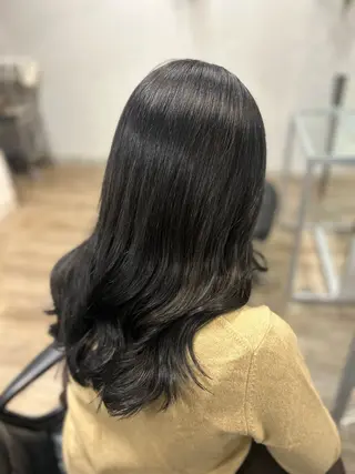 セミロング ヨシタニ ヒナタのヘアスタイル