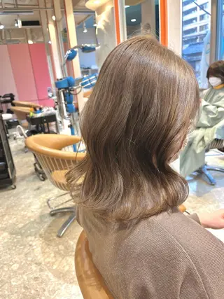 ミディアム カラー うしだ かおるのヘアスタイル