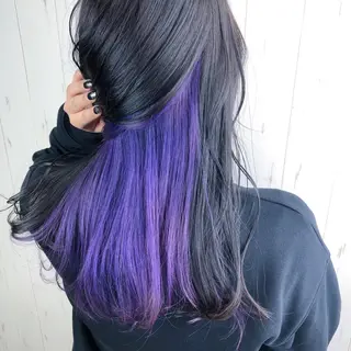 ミディアム カラー インナーカラー 推し ブリーチ 髪質改善のヘアスタイル