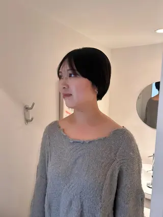 ショート カラー かがやしづ ⭐️ベージュのヘアスタイル