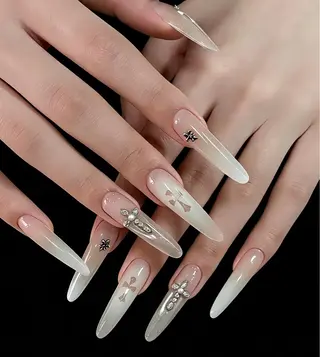 ネイル D-BEAUTY Nailsalonのネイルデザイン