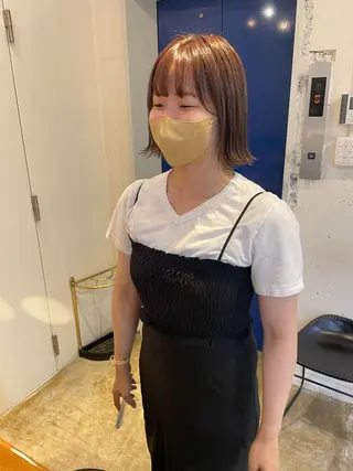 ショート カラー MIOベージュカラー 柔らかいカラーのヘアスタイル