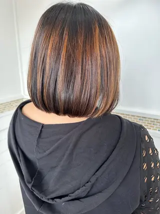 ショート カラー 門脇 絹華のヘアスタイル