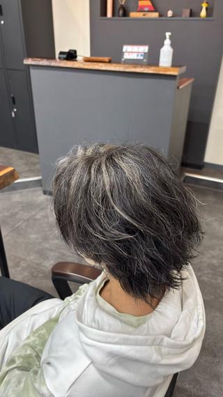 カラー メンズ 内山 拓実のヘアスタイル