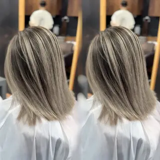 ミディアム RIEブリーチ& エクステ特化型のヘアスタイル