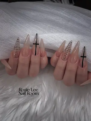 ネイル ROSIE LEEのネイルデザイン