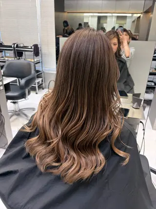 ロング 🫧バレイヤージュ/ ハイトーン/ミズキのヘアスタイル