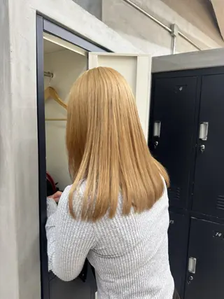 セミロング elaka シオンのヘアスタイル