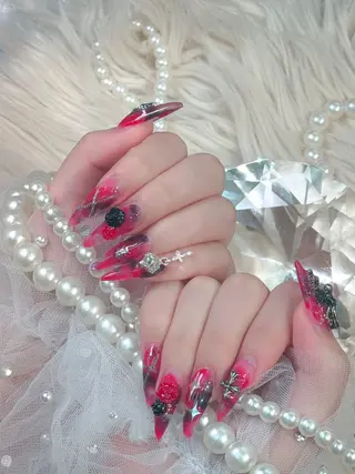 ネイル ベスティオーラ 花香のネイルデザイン