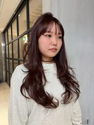 ロング カラー マツイ モモノのヘアスタイル