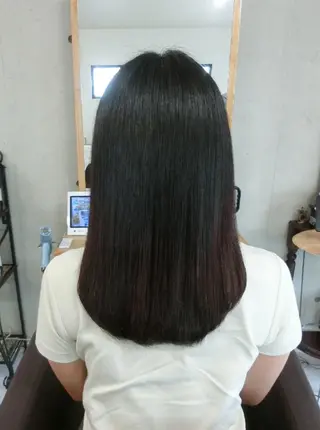 セミロング nao 艶カラー・髪質改善のヘアスタイル