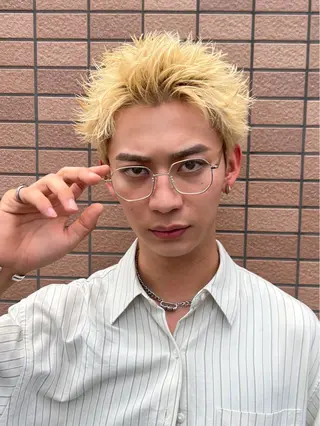 ショート カラー メンズ フェザーパーマ浦和 スパイキーショートのヘアスタイル
