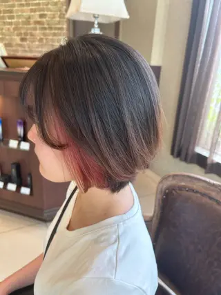 カラー 小林 亜紀のヘアスタイル