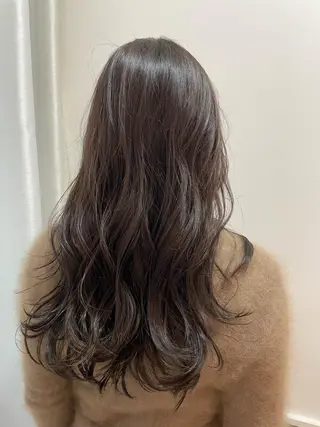 ロング カラー 透明感カラー 🩶🩵🩷AIRIのヘアスタイル