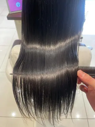 ロング ブリーチしてても 綺麗にかかる縮毛矯正のヘアスタイル