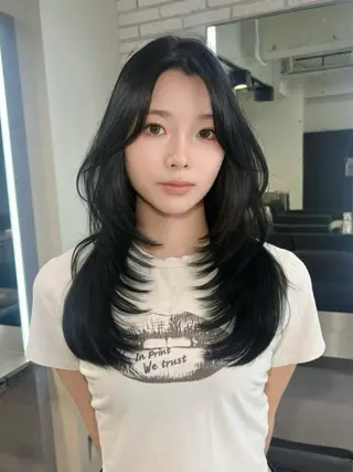 ロング カラー Airi 韓国y2k ハイレイヤーのヘアスタイル