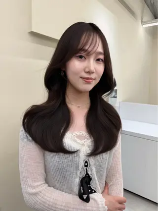 ロング カラー 大人韓国レイヤ ー特化|角岡泉希🩶のヘアスタイル