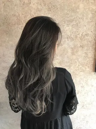 ミディアム ハイトーンブリーチ 土坂 由志【京都】のヘアスタイル