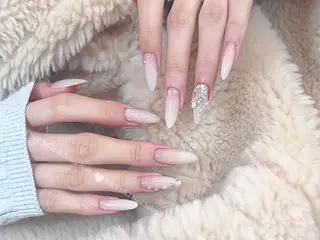 ネイル Mina. 🦢のネイルデザイン