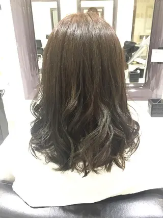 ミディアム カラー ようちゃん 色持ち艶カラーのヘアスタイル