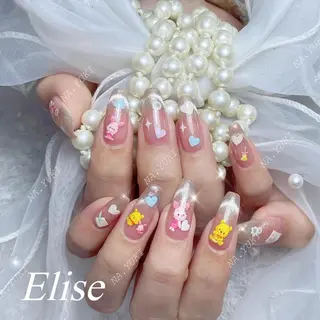 ネイル 🦋 Queenieのネイルデザイン