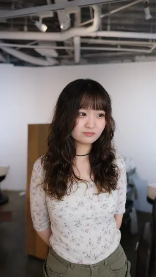 ロング BELO OSAKA カエデのヘアスタイル