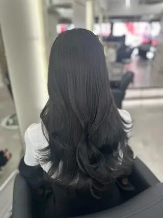 ロング カラー 堀江/髪質改善/ ナチュラルカラーのヘアスタイル