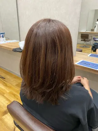 ミディアム レイヤーカット・透明 感カラー✨️春山栞菜のヘアスタイル