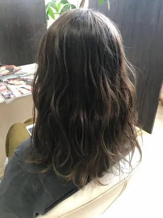 ミディアム カラー Oopsレイヤー 加藤澄都のヘアスタイル