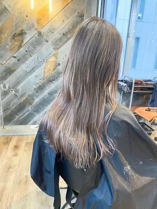 ロング yoriダブルカラー 代表すがわらのヘアスタイル
